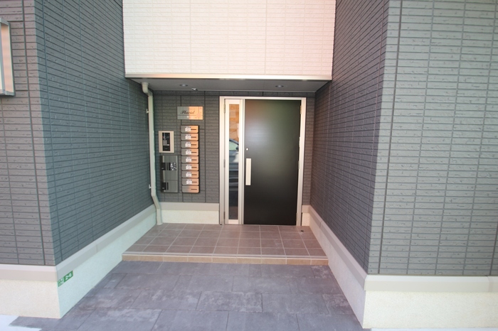 13/19 エントランス