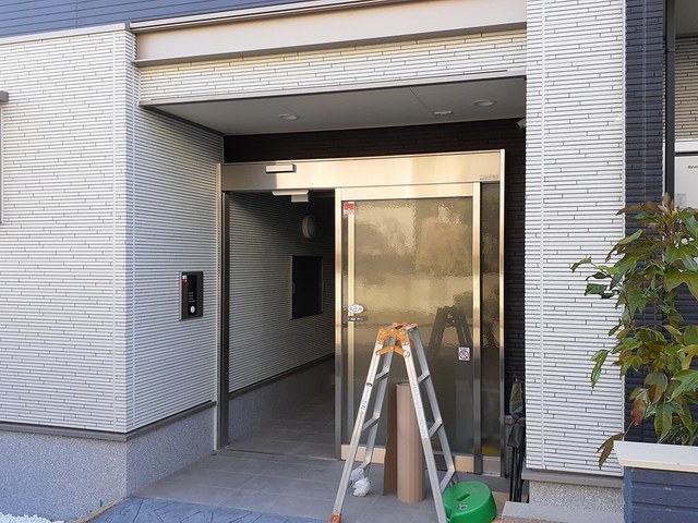 14/20 エントランス