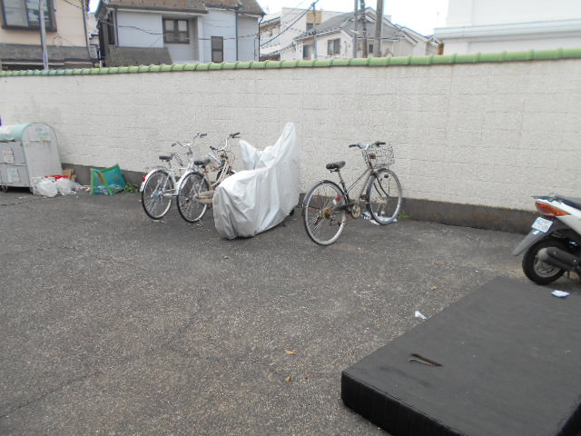 22/30 エントランス