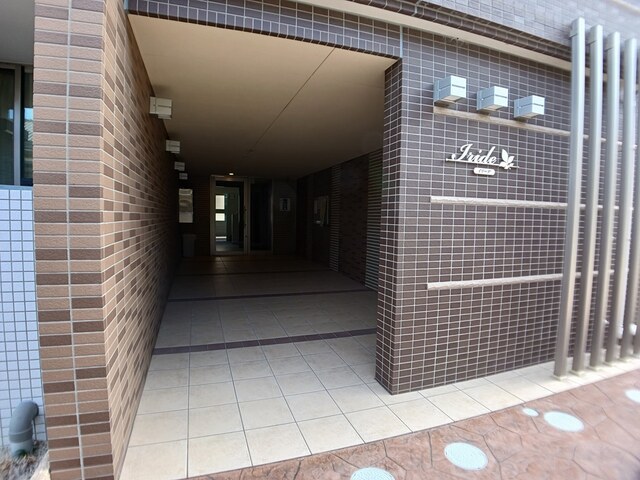 14/20 エントランス