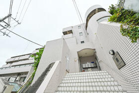 16/17 エントランス