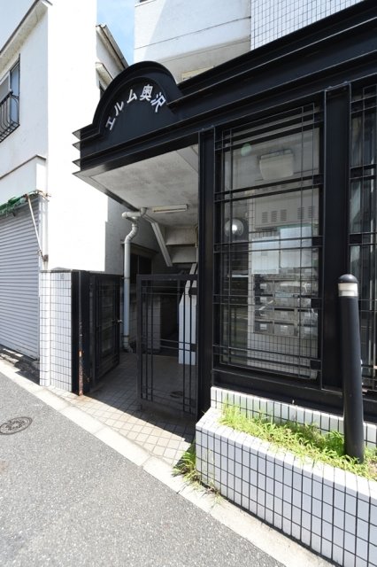 17/19 エントランス