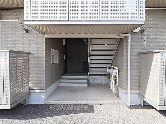 19/26 エントランス