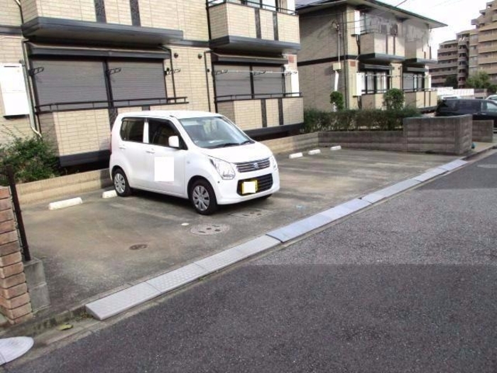 16/17 駐車場