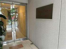 16/16 エントランス