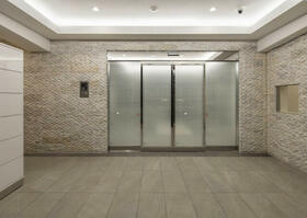 17/17 エントランス