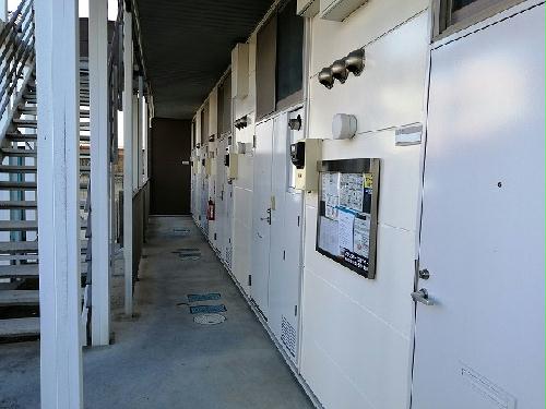 13/14 エントランス