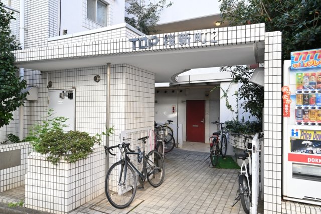 17/17 エントランス