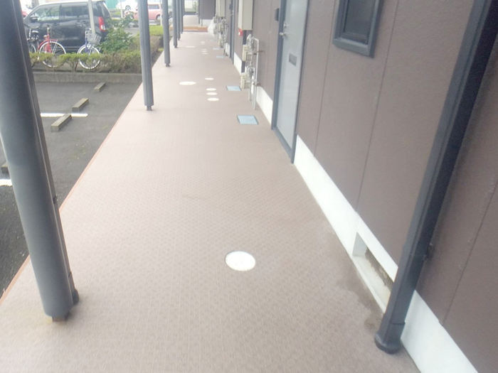 18/25 エントランス