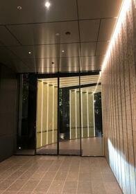 16/16 エントランス