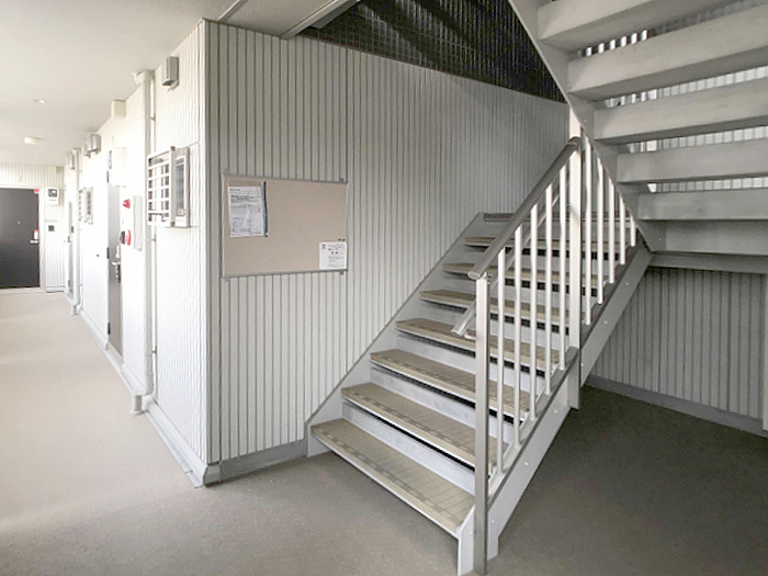 20/23 エントランス