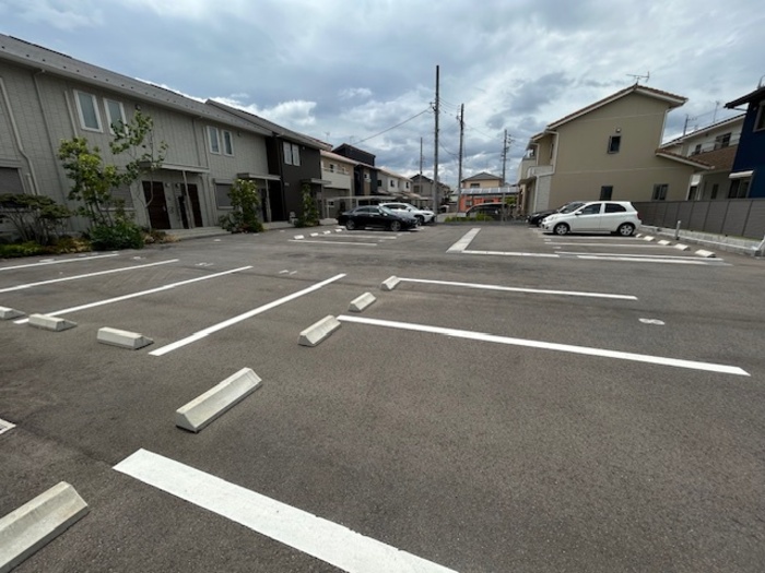 2/4 駐車場