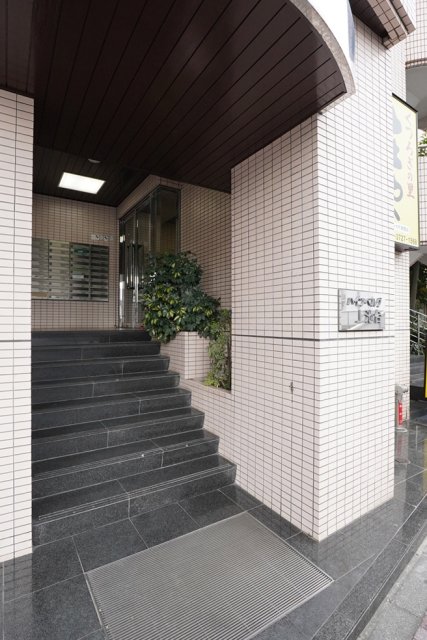 7/10 エントランス