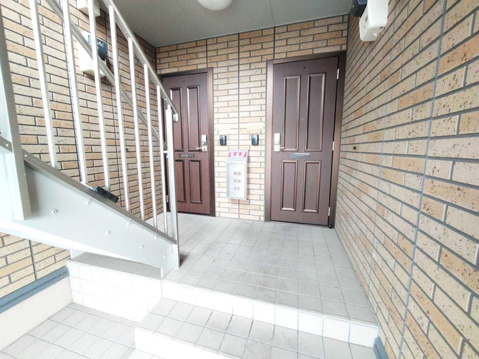 16/20 エントランス