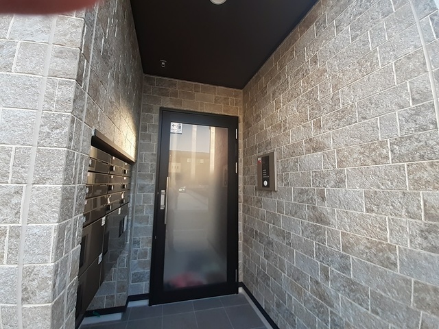 14/20 エントランス