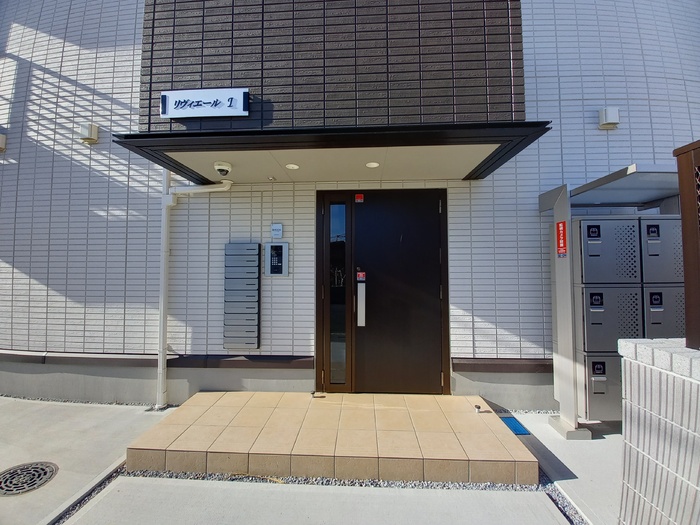 19/20 エントランス