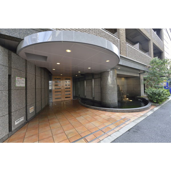 16/26 エントランス