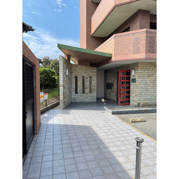 18/20 エントランス