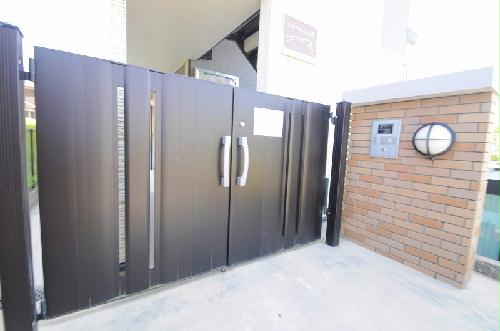 14/18 エントランス