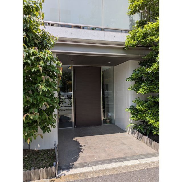 5/5 エントランス