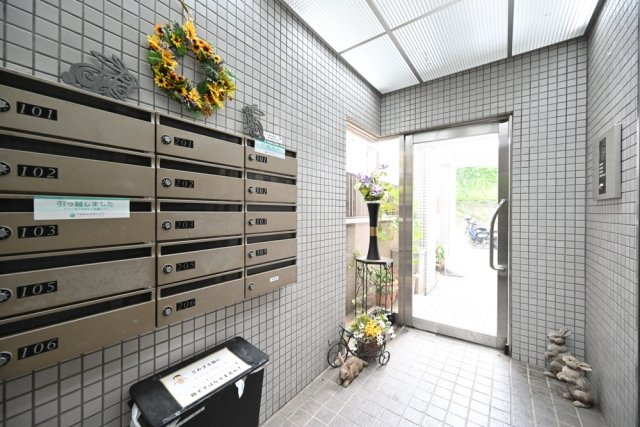 21/23 エントランス