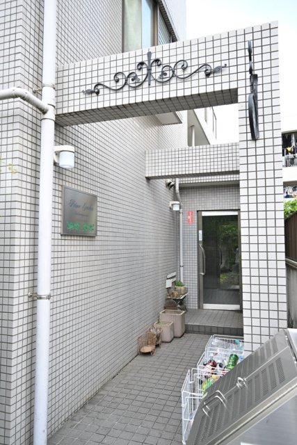 22/23 エントランス