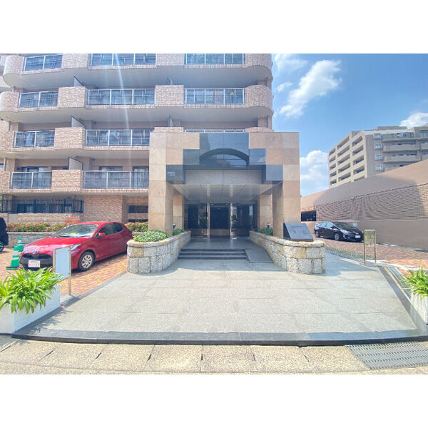 16/18 エントランス