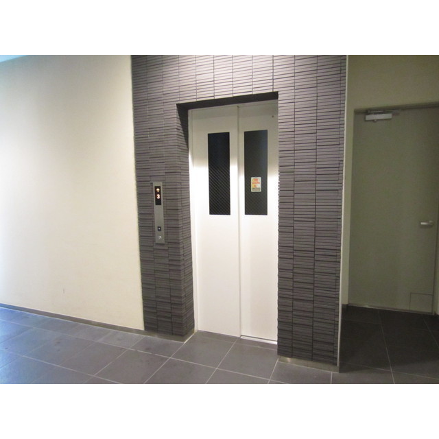 16/18 エントランス