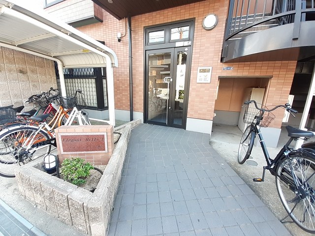 13/20 エントランス