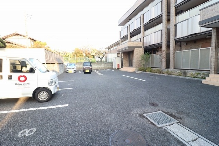 20/20 駐車場