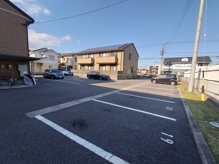 18/18 駐車場