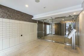 16/16 エントランス