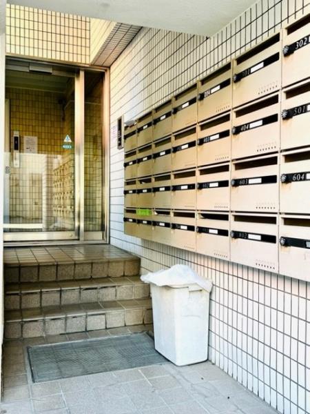 26/30 エントランス