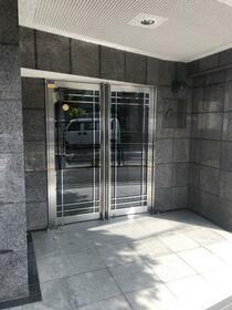 16/21 エントランス