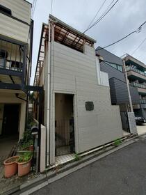 16/19 エントランス