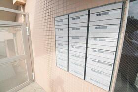 16/16 エントランス