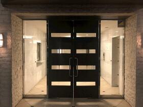 2/2 エントランス