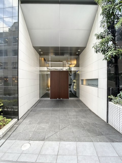 23/29 エントランス