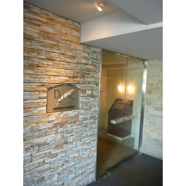 14/19 エントランス