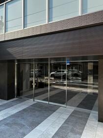 16/16 エントランス