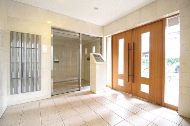 19/20 エントランス