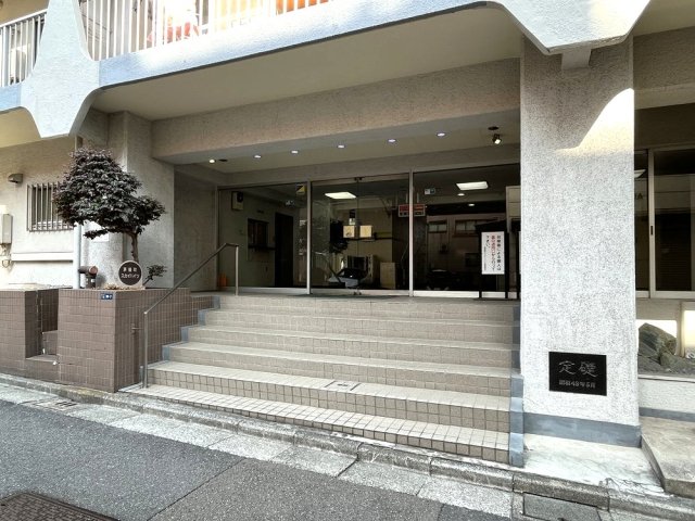 18/20 エントランス