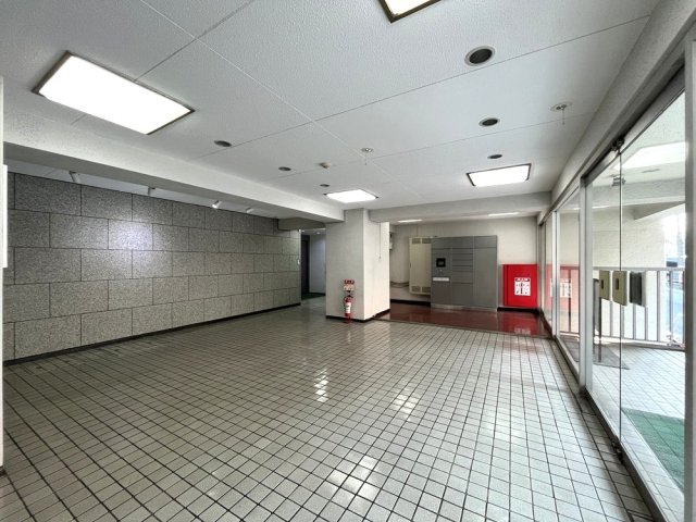 19/20 エントランス