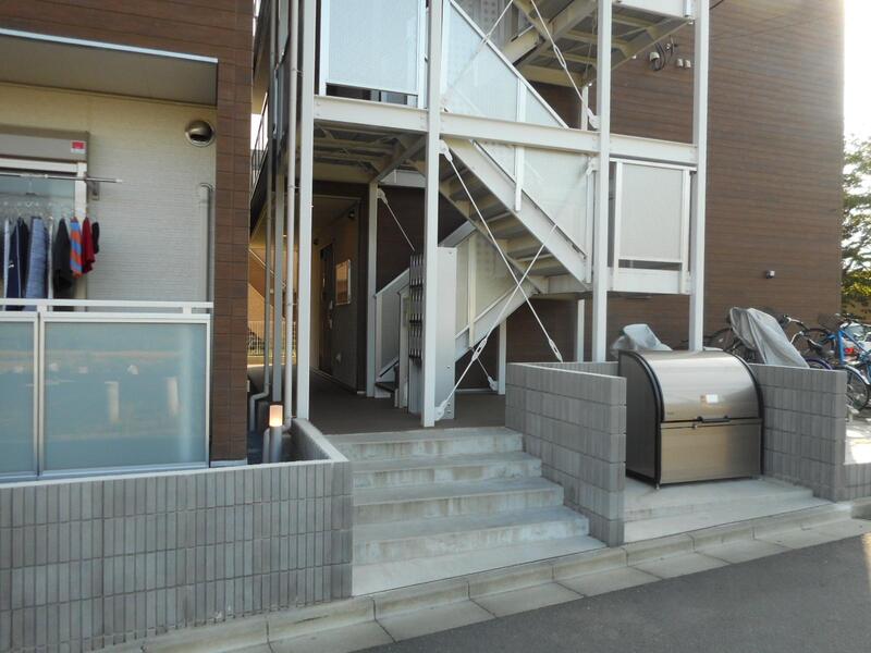 19/20 エントランス