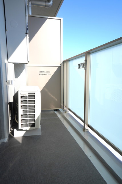 13/18 バルコニー