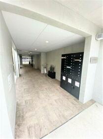 16/16 エントランス