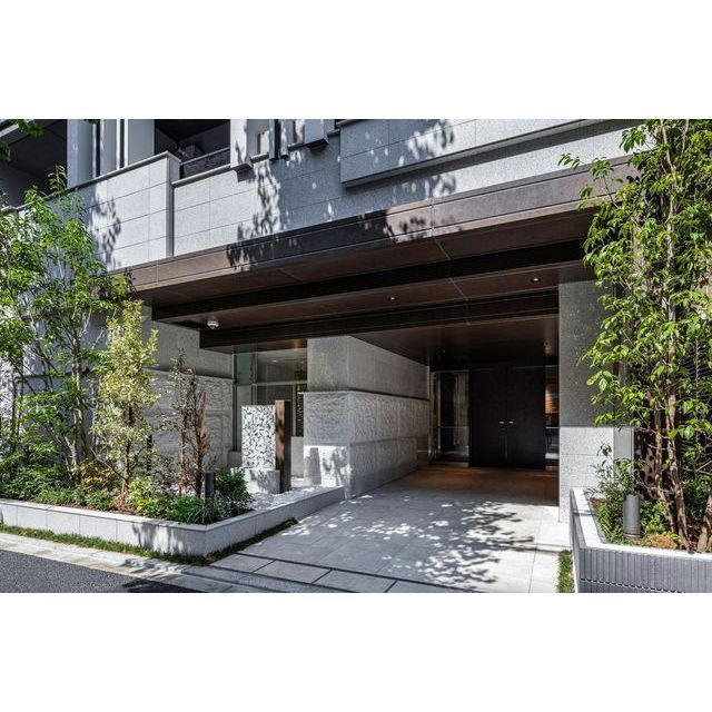 5/5 エントランス