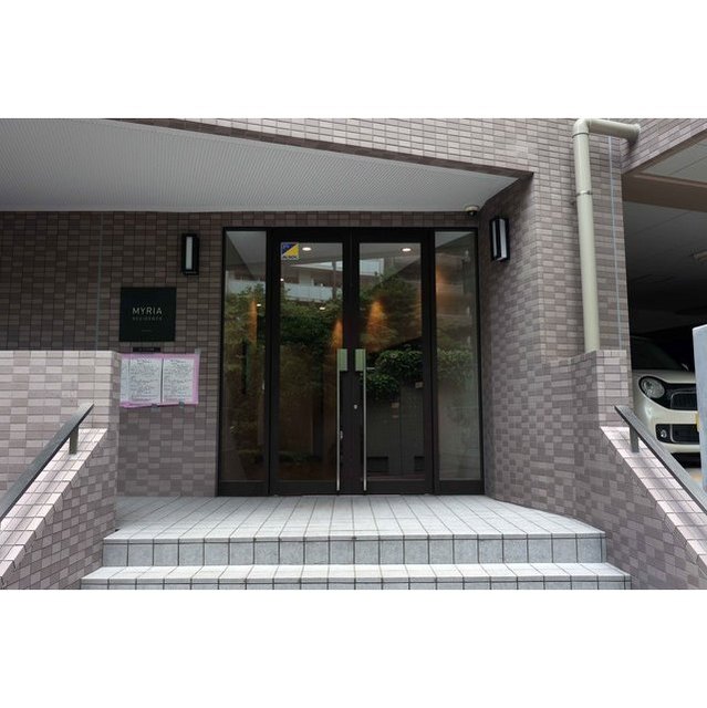 14/19 エントランス