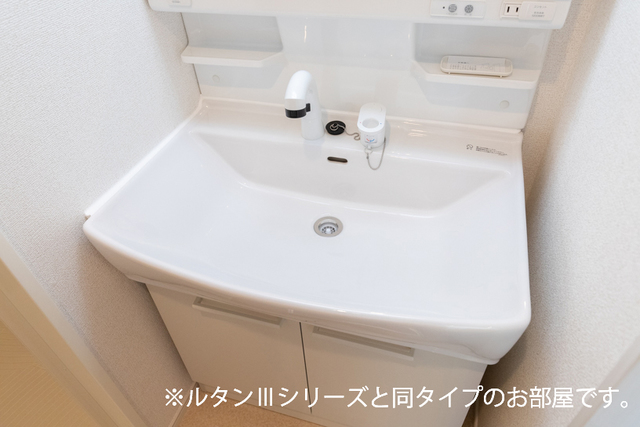 18/30 洗面
