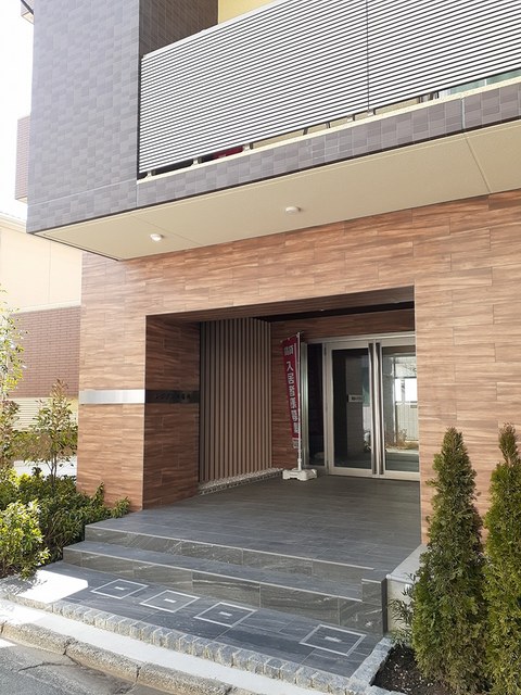 14/20 エントランス